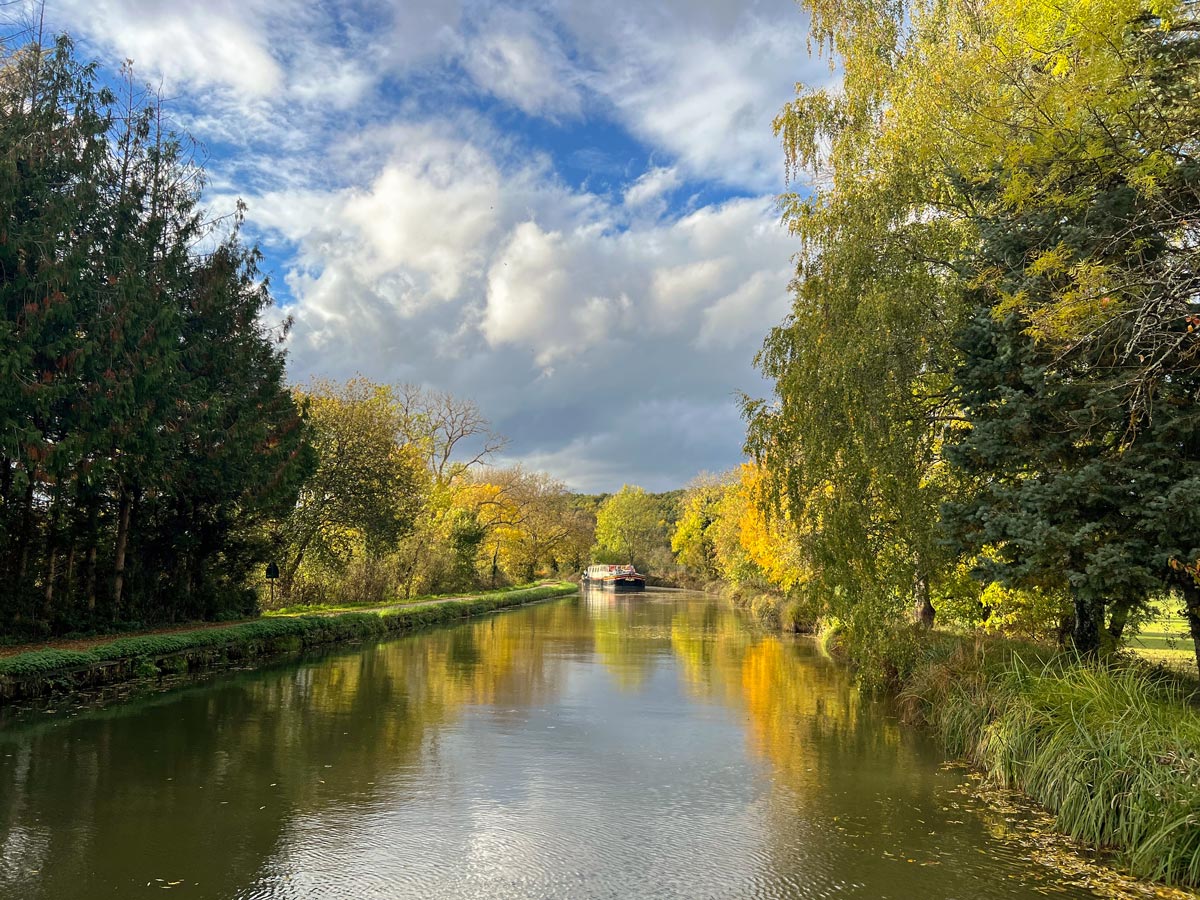 Canal cruise Burgundy
