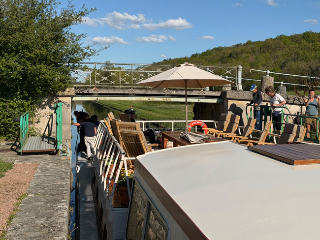 Barge loading dock