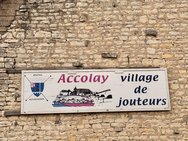Joutes Accoloises water jousters