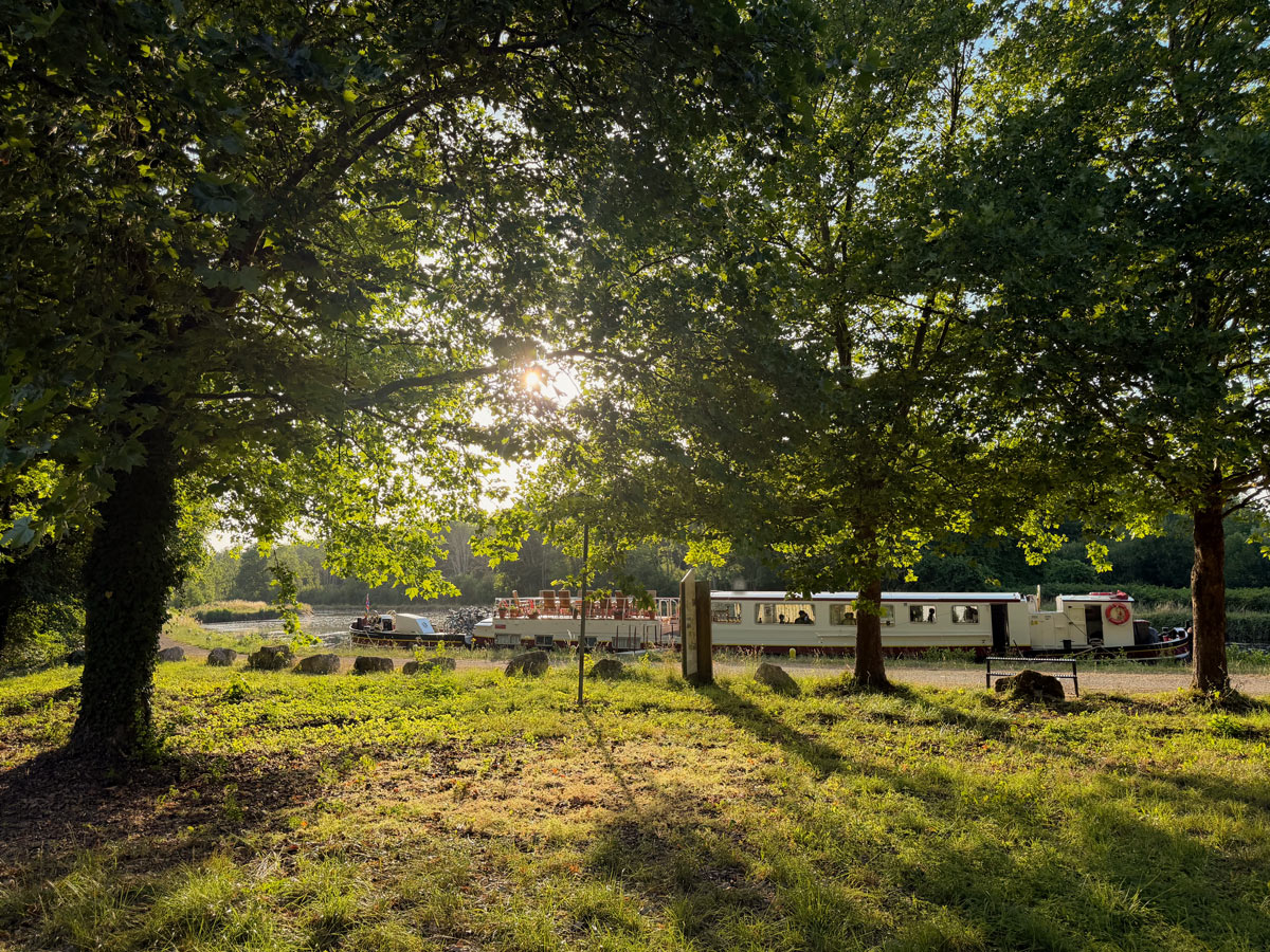 Canal cruise Burgundy