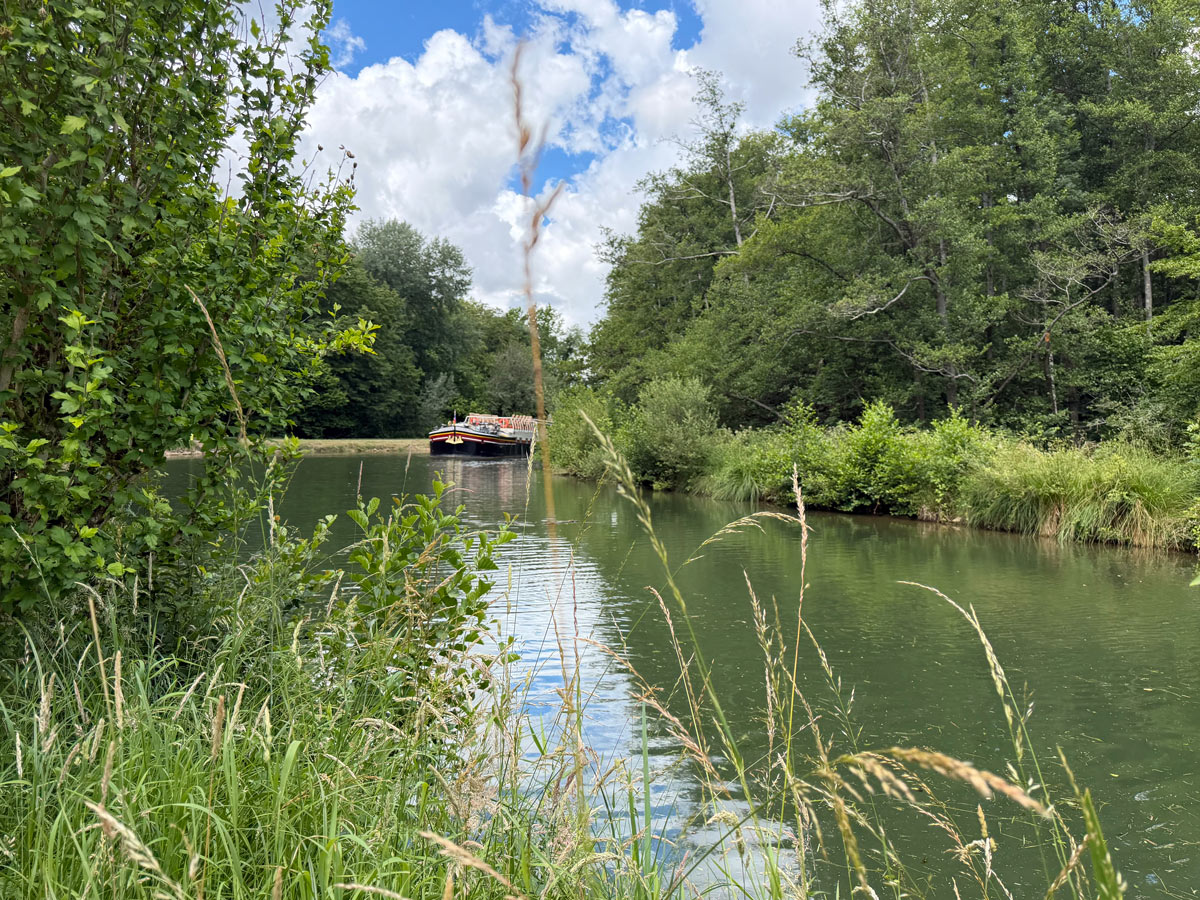 Canal cruise Burgundy