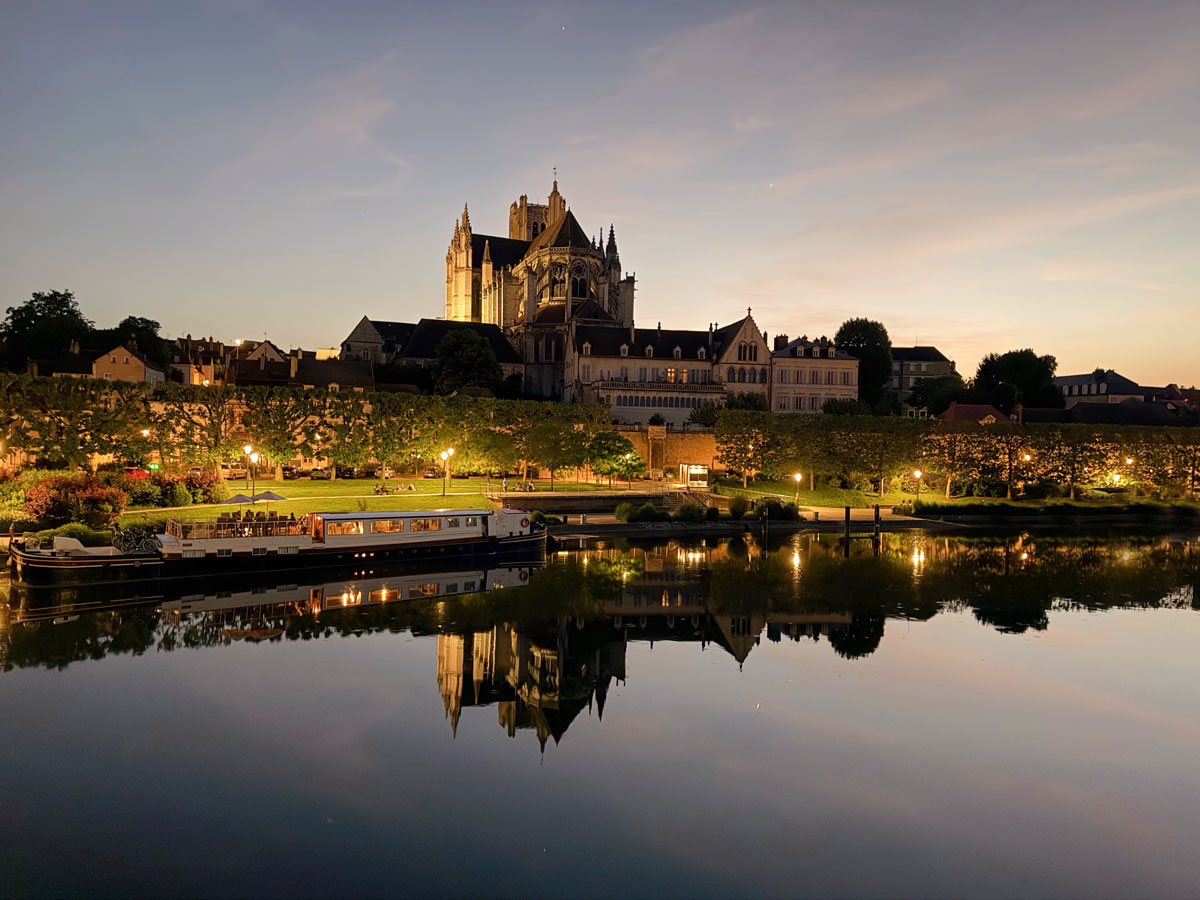 Canal cruise Burgundy