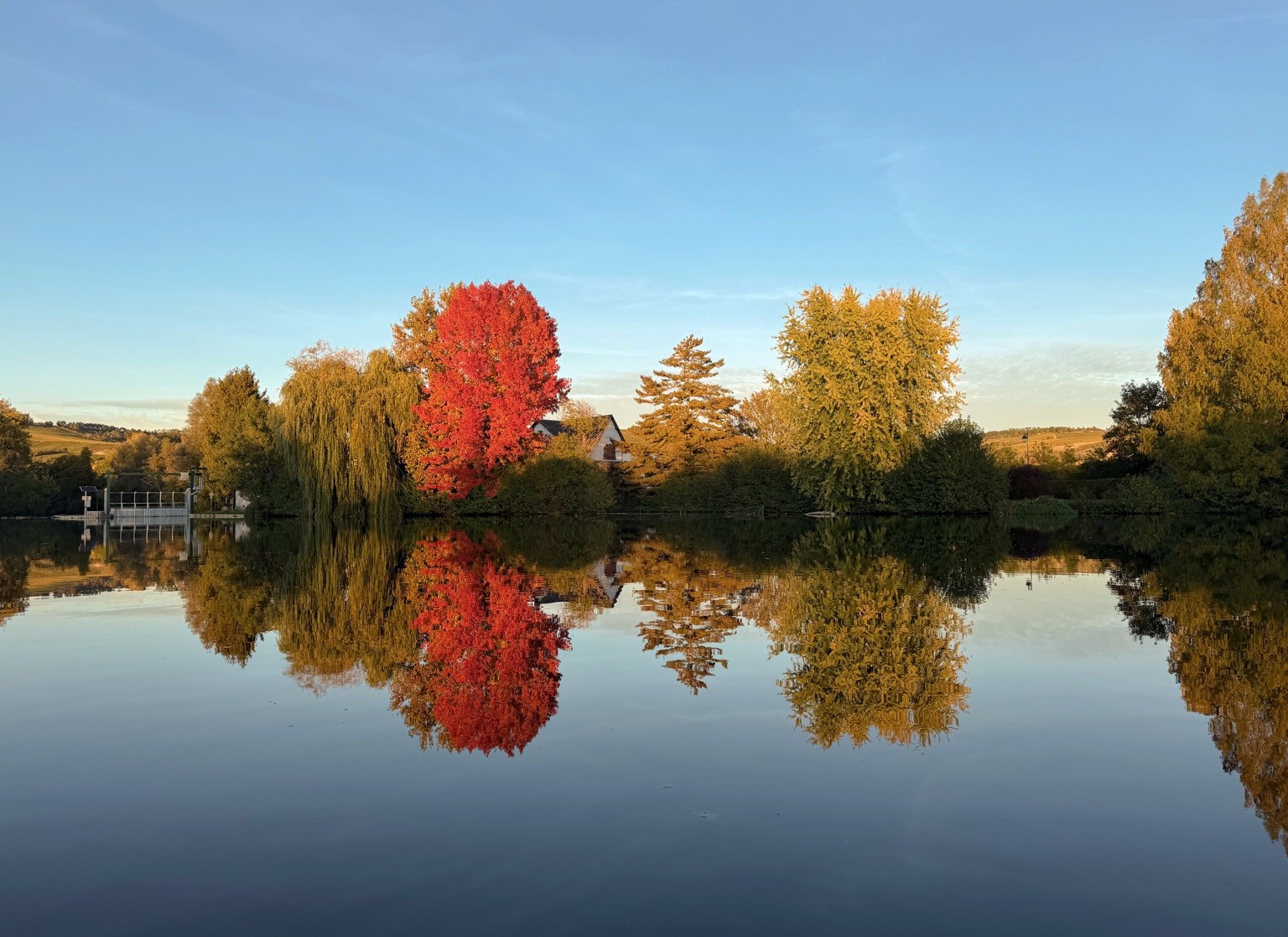 Autumn reflections on the River Yonne at Vincelles
