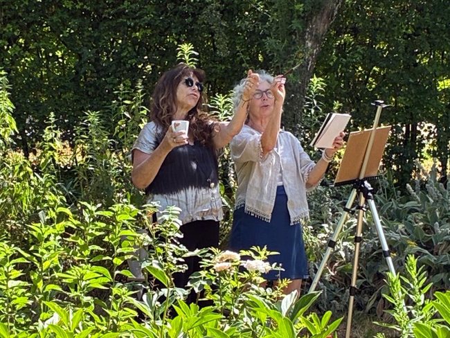 Painting with Nina in a Burgundy garden